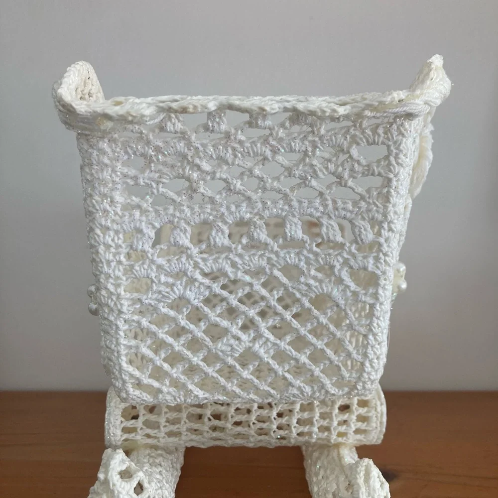 Vtg Crochet Sleigh With Presents Christmas Table Decor Home Winter Frost